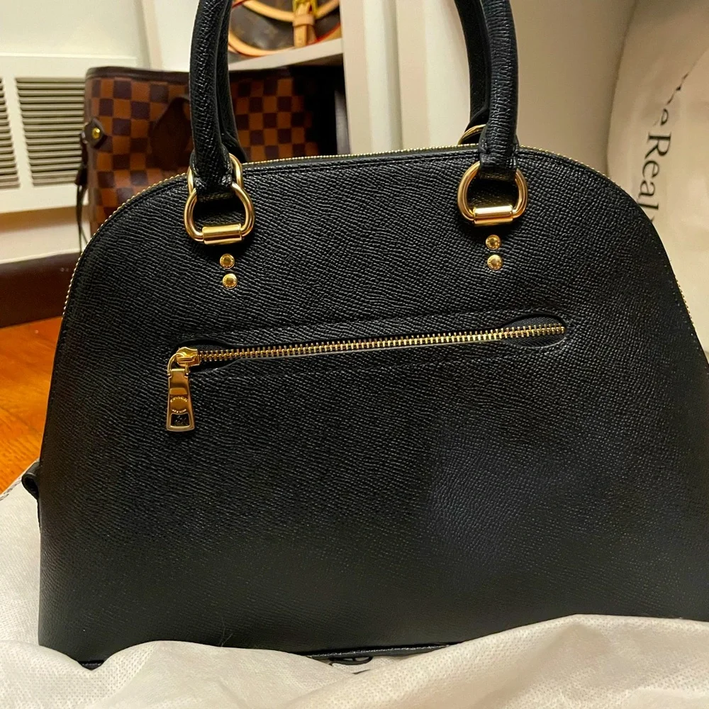Beautiful Black and Gold Coach Bag Crossbody - Picture 11 of 11